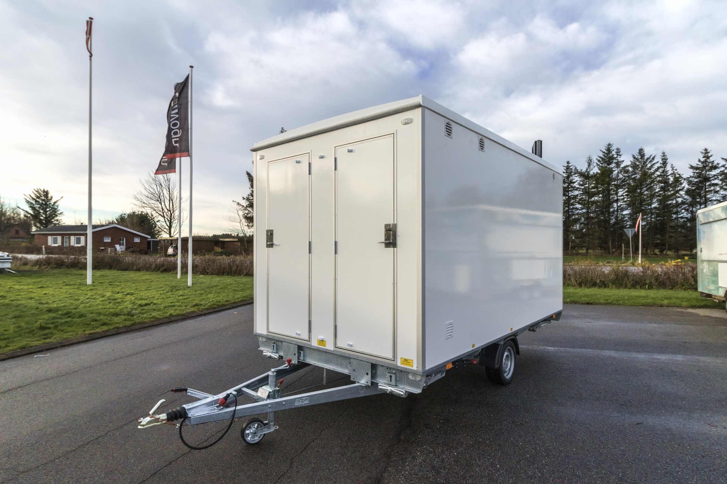 Scanvogn – 420 Amenities Trailer & Tow Vehicle Package
