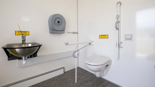 Intyernal disability portable bathroom, toilet.