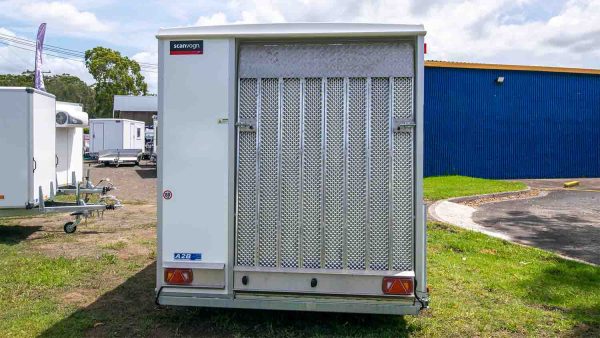320 Accessable bathroom trailer - showing ramp position -away