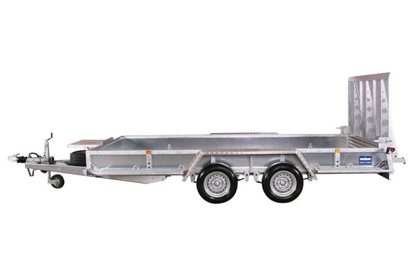 Flatbed, plant, and machine trailers for sale in Australia – heavy-duty, reliable for transport.