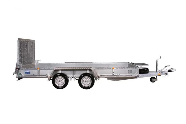 Flatbed ramped trailer with built-in ramp for sale, perfect for loading and transporting vehicles.