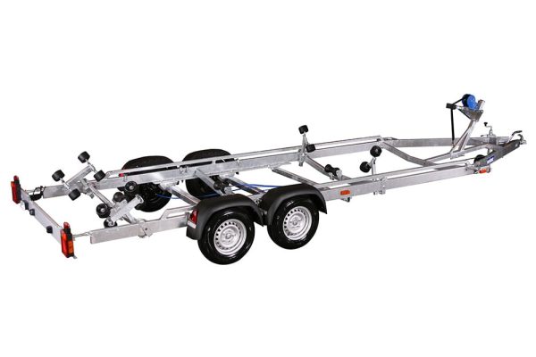 Ocean trailer with boat trailer rollers and boat winches – ideal for easy boat loading and transport.