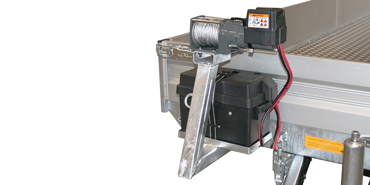 Universal Trailer 3553 UX – 5.2m x 2.1m – 3500kg Tri-Axle Electric Winch Option