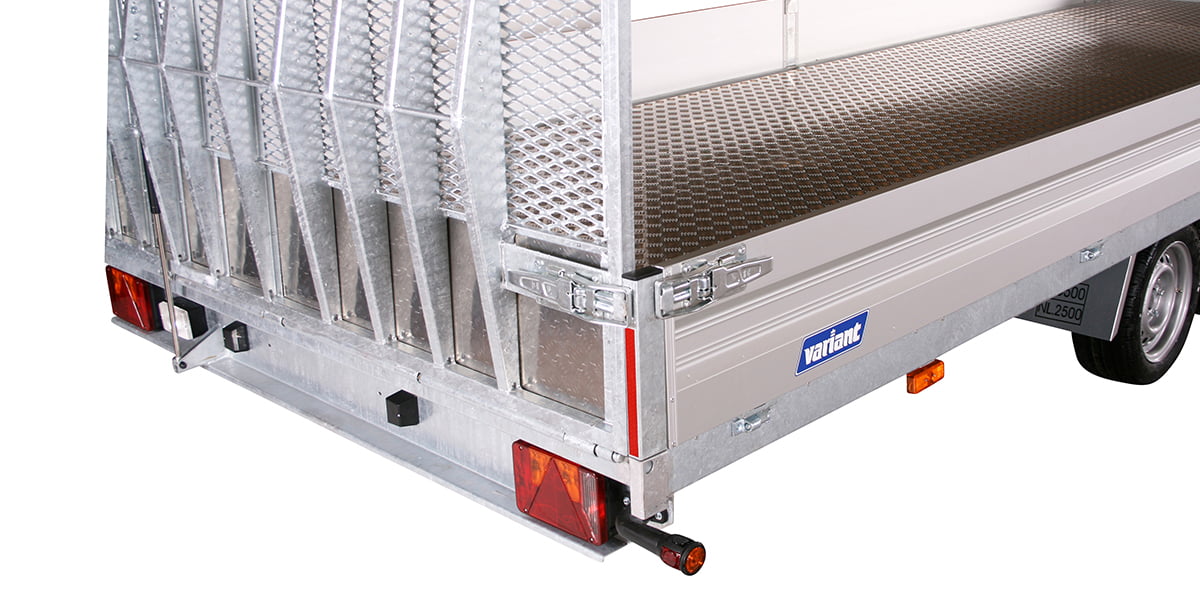 Universal Trailer 3553 UX – 5.2m x 2.1m – 3500kg Tri-Axle Rear corner posts on Variant Trailer