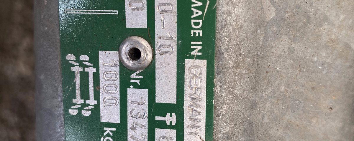 AL-KO type plate on a galvanised trailer drawbar, showing the ETI number 811961